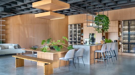 O conceito da Coleção Prisma é apresentado no showroom exclusivo, localizado no parque fabril, com ambientes dinâmicos e espaços fluídos. Foto: Roberta Gewehr